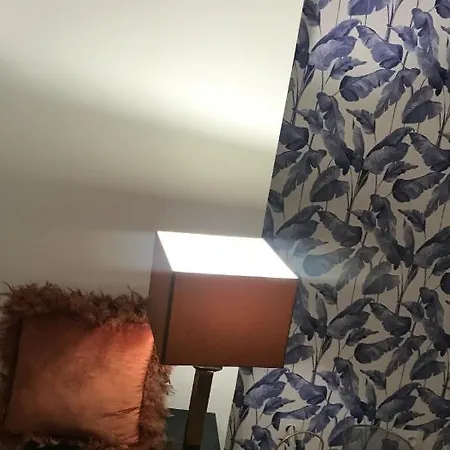 With 2 Bedrooms In With Wifi ヒホン